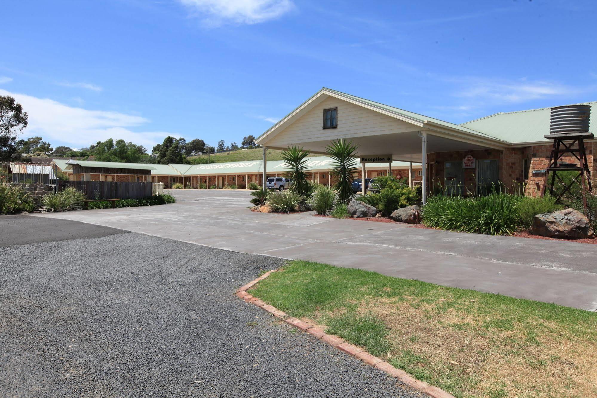 Tuckerbox Motor Inn Gundagai Ngoại thất bức ảnh