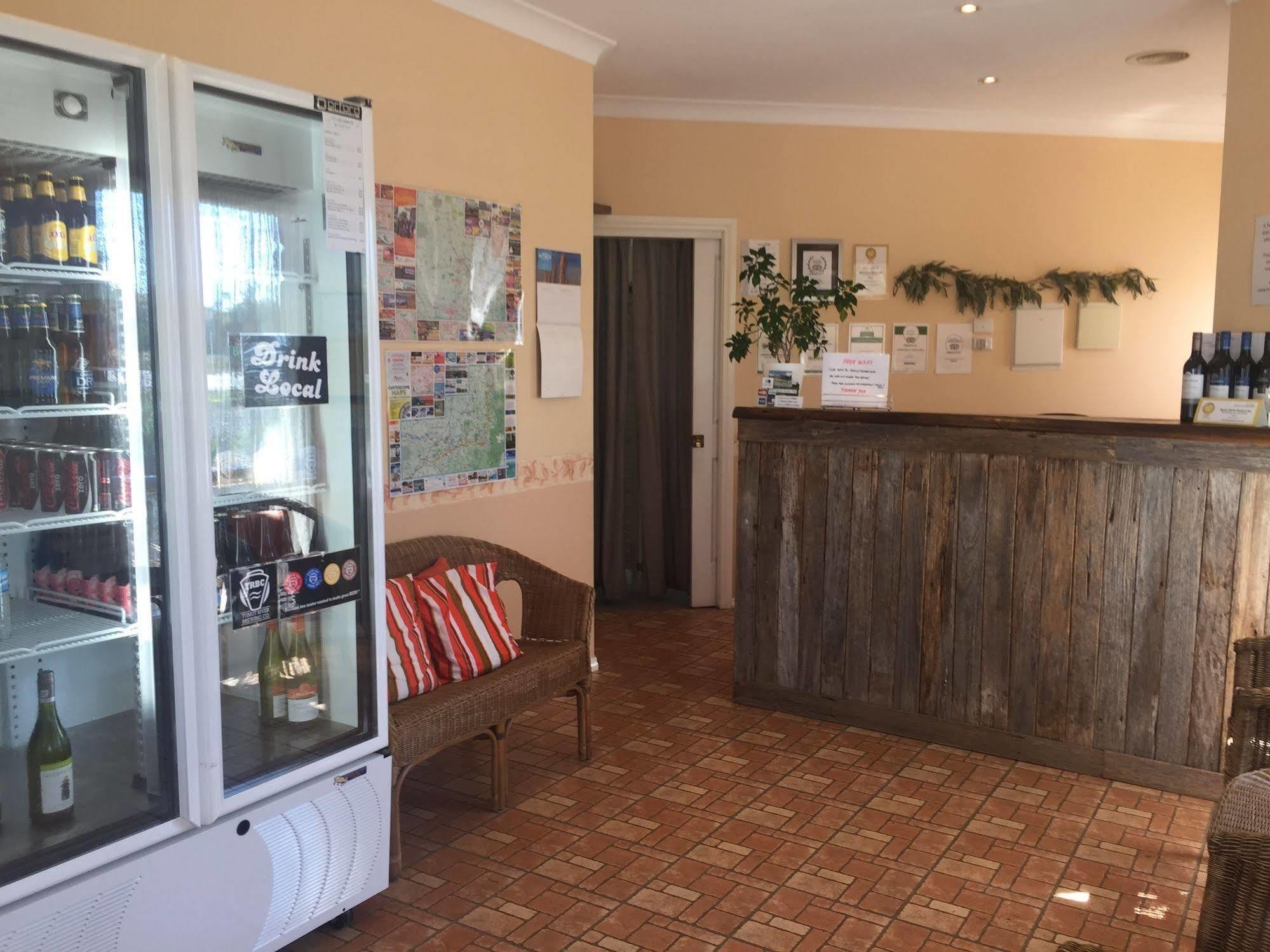 Tuckerbox Motor Inn Gundagai Ngoại thất bức ảnh