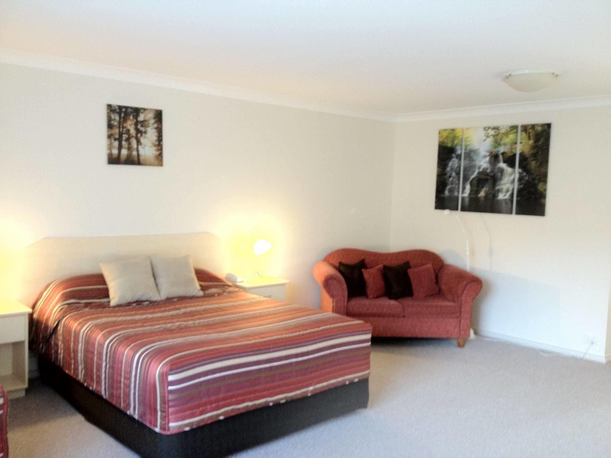 Tuckerbox Motor Inn Gundagai Ngoại thất bức ảnh