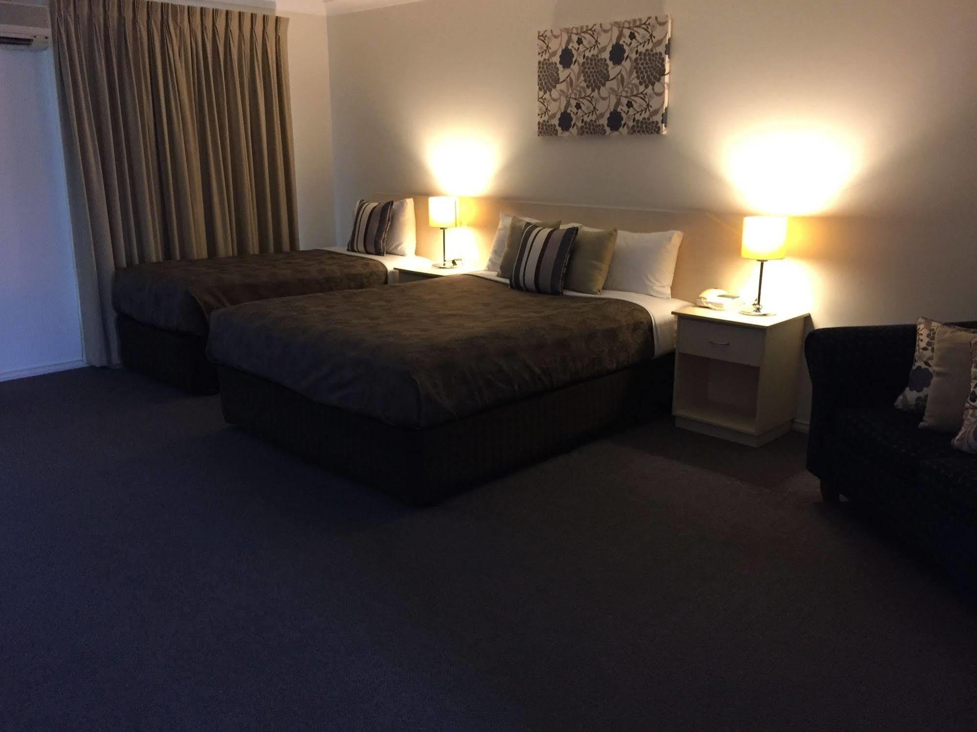 Tuckerbox Motor Inn Gundagai Ngoại thất bức ảnh