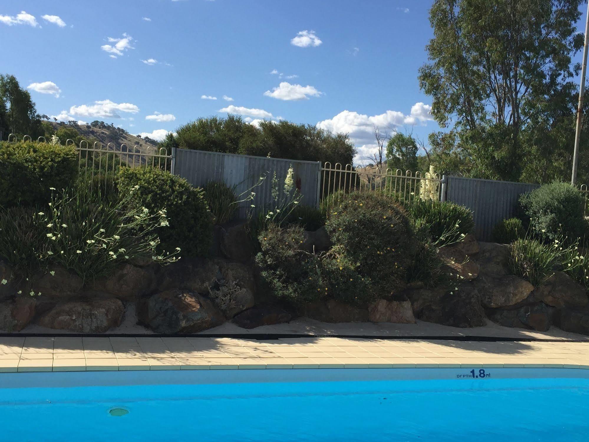 Tuckerbox Motor Inn Gundagai Ngoại thất bức ảnh