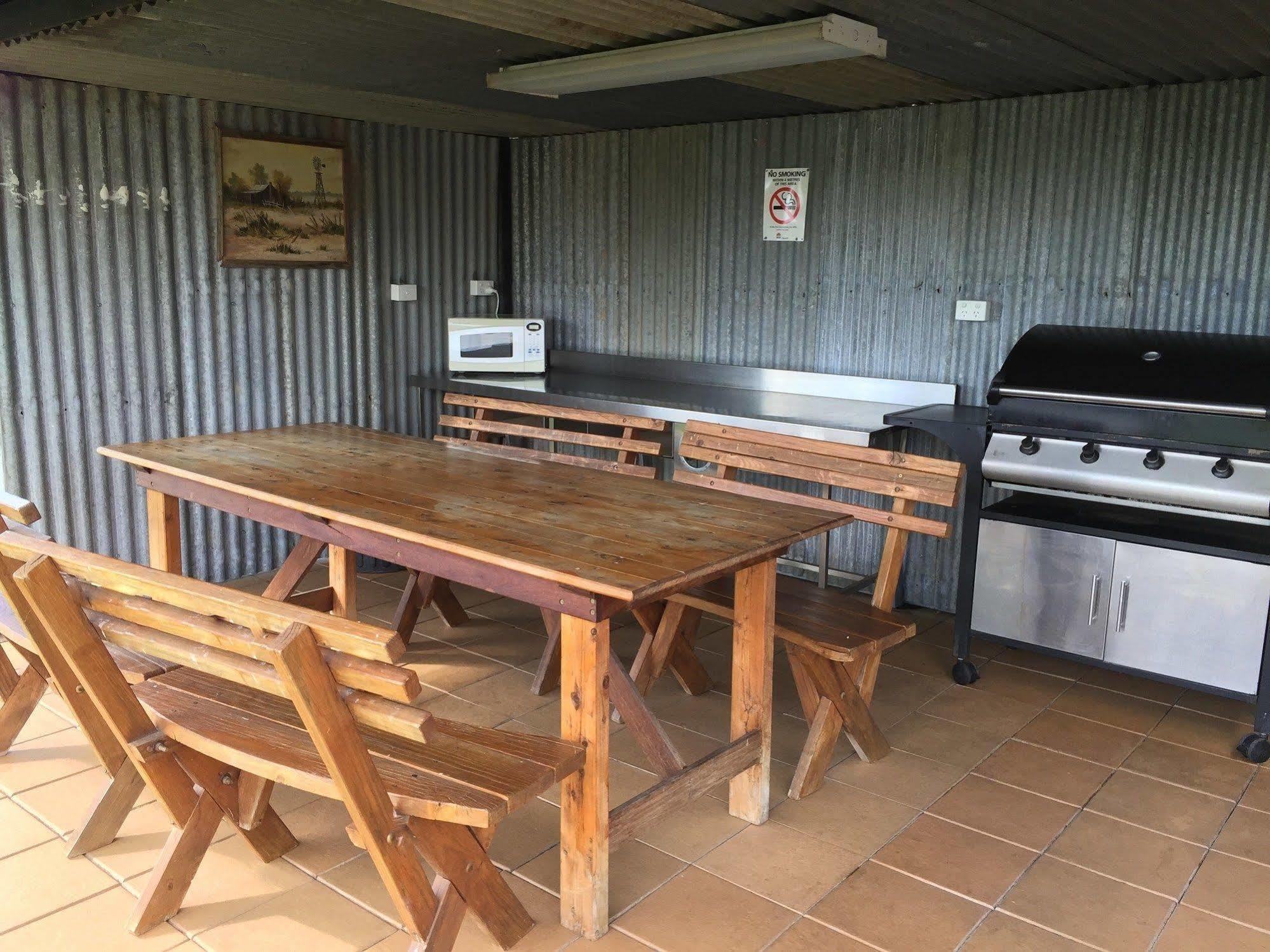 Tuckerbox Motor Inn Gundagai Ngoại thất bức ảnh
