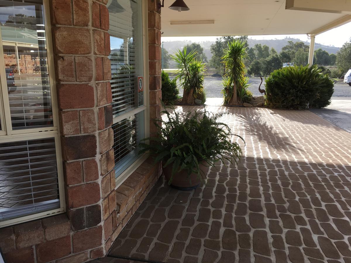 Tuckerbox Motor Inn Gundagai Ngoại thất bức ảnh