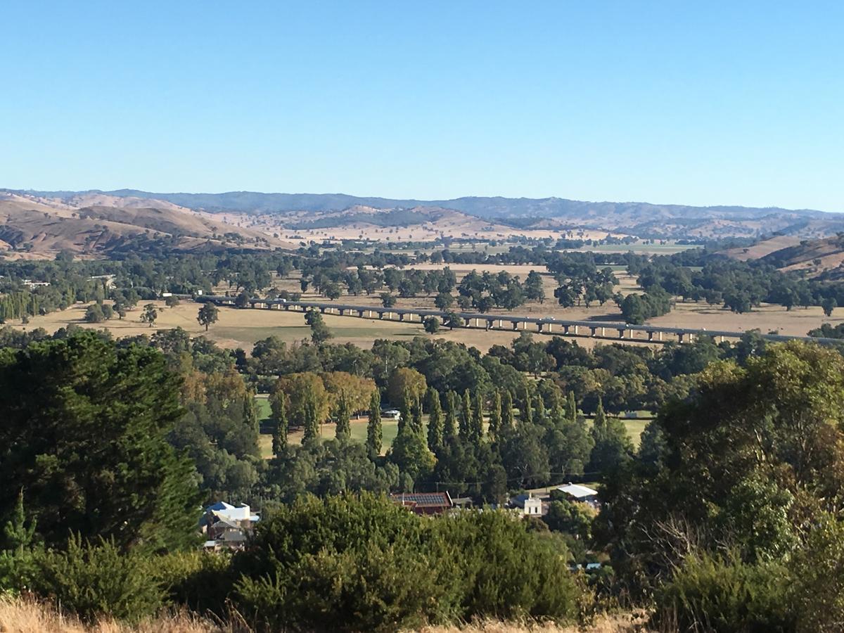 Tuckerbox Motor Inn Gundagai Ngoại thất bức ảnh