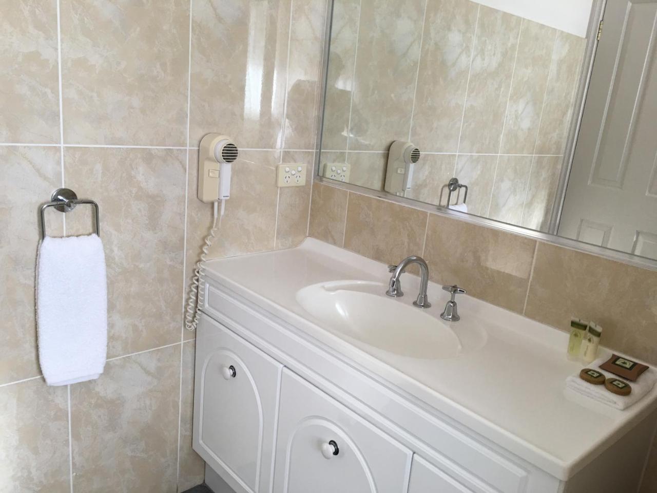 Tuckerbox Motor Inn Gundagai Ngoại thất bức ảnh
