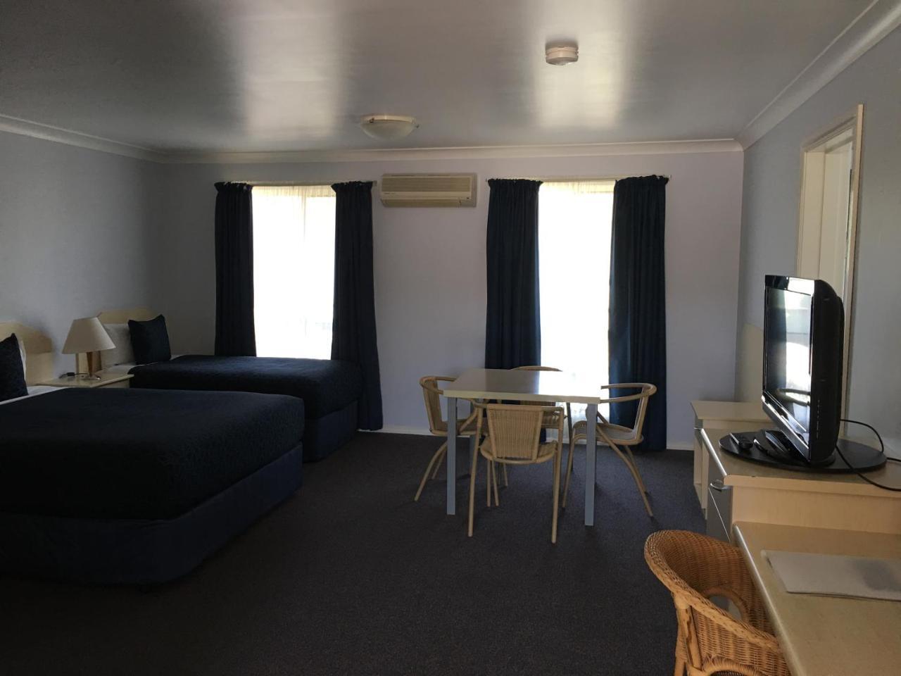 Tuckerbox Motor Inn Gundagai Ngoại thất bức ảnh